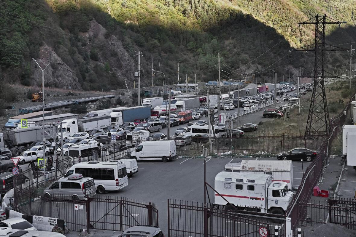 Ermenistan AIT 600 Fazla Camyon Gurbistan-Rusya bekliyor