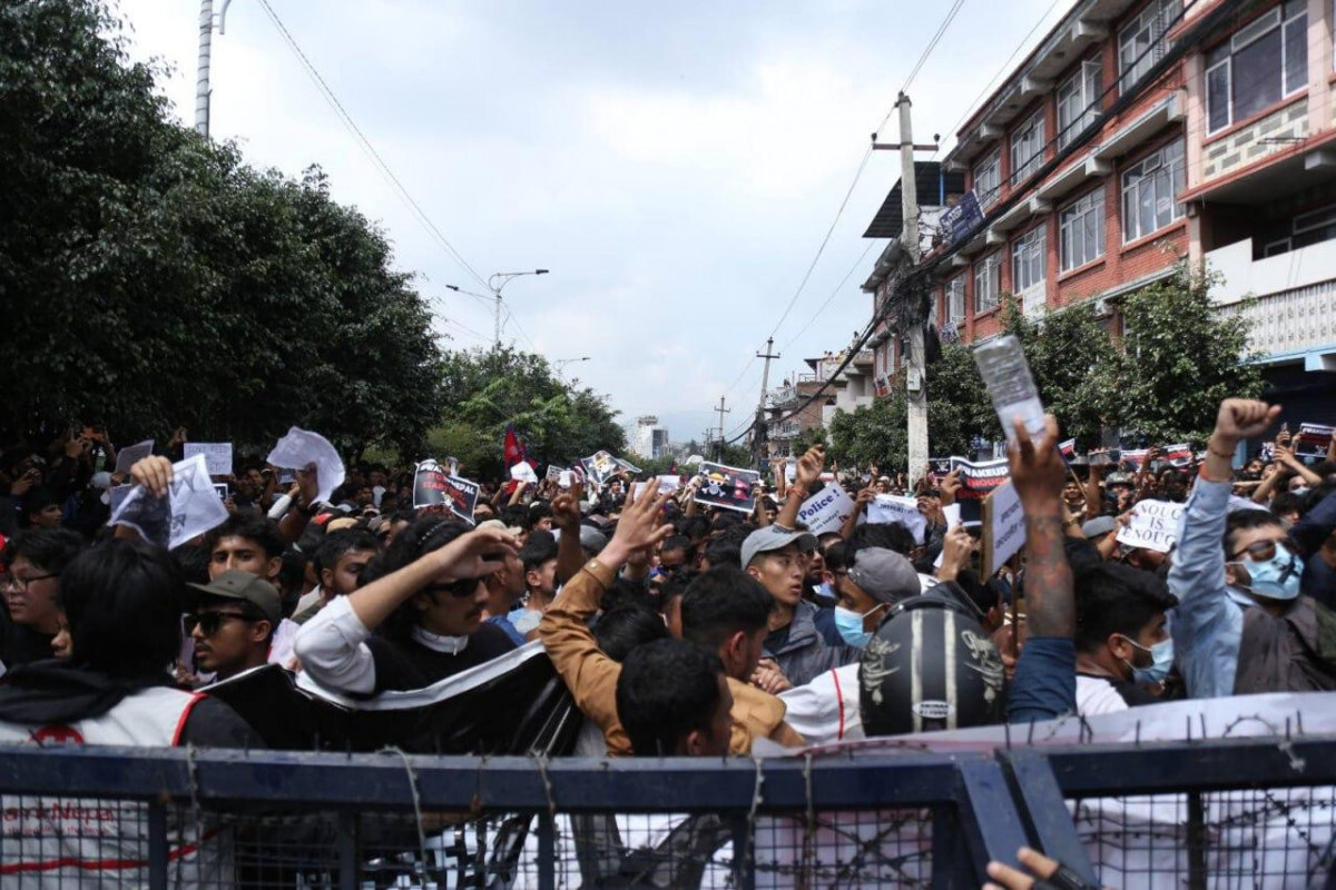Nepal Başkanı Başbakan'ın istifasını aldı - güncellendi