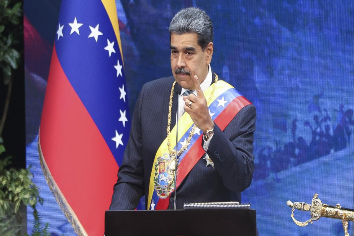 Maduro, Kolombiya sınırında 25.000 asker emretti