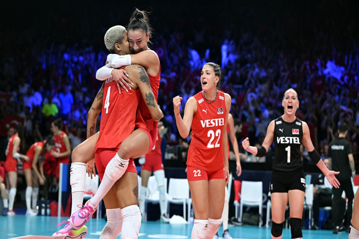 Türkiye'nin web sitesi voleybol oyuncuları dünya şampiyonasının finaline yükseldi