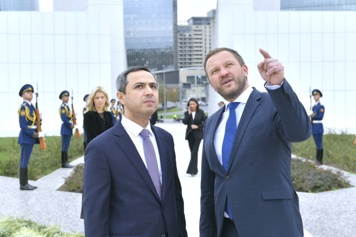 Estonya Dışişleri Bakanı Zafar Parkı'nı ziyaret etti