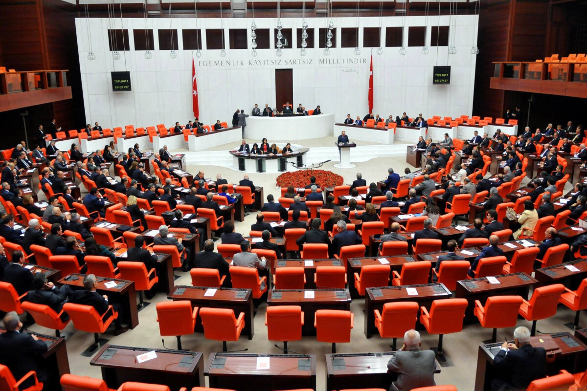 Türk askerinin Irak ve Suriye'deki görev süresi uzatıldı